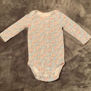 🧶Carter’s Floral Long Sleeve Onsie 6 Months